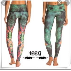Teeki Eagle Feather Leggings Hot Pants